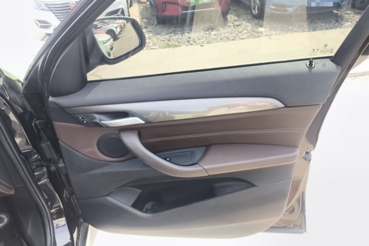 宝马X1 2016款 sDrive20Li 豪华型中控内饰42