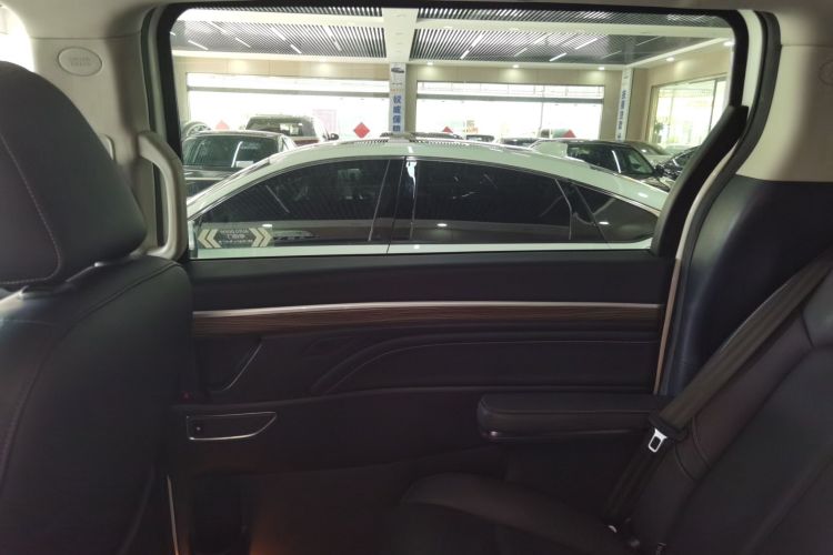 广汽传祺 传祺M8 2021款 领秀系列 390T 尊享版中控内饰45