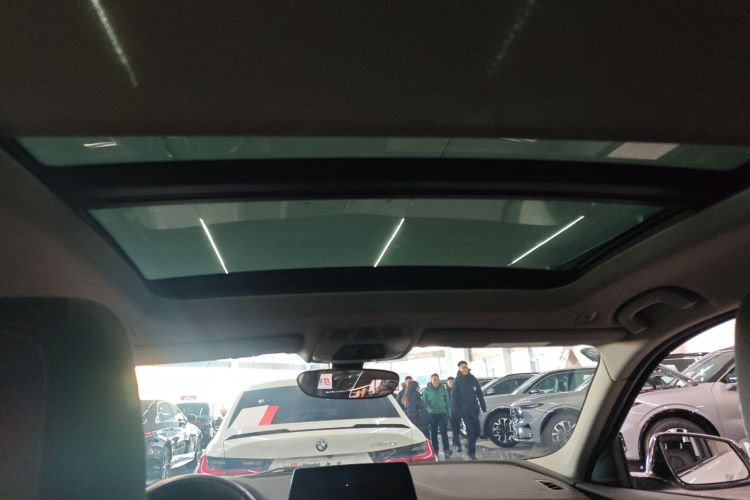 宝马1系 2023款 120i M运动曜夜版中控内饰22