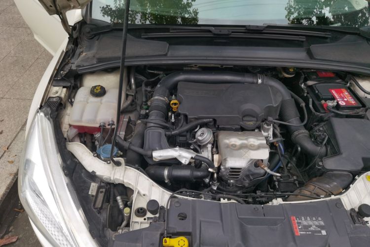 福特 福克斯 2015款 两厢 EcoBoost 125 自动超能风尚型局部细节9006