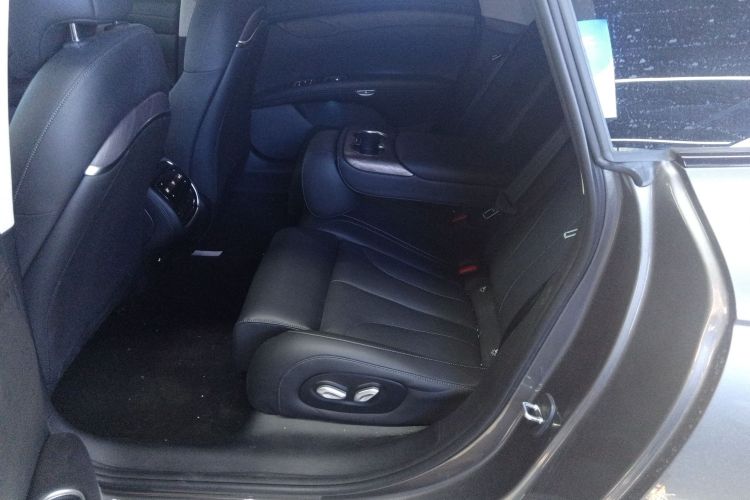 智己汽车 智己L7 2024款 MAX 长续航性能版中控内饰7004