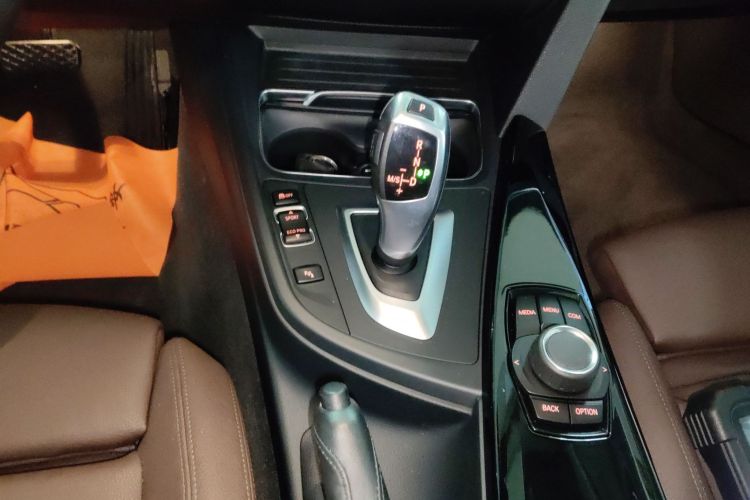 宝马3系 2018款 320Li xDrive 时尚型中控内饰18