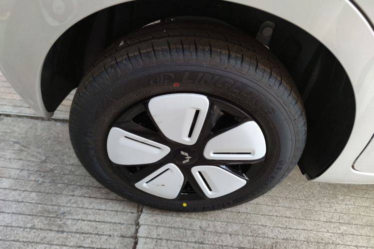 五菱汽车 宏光MINIEV 2025款 四门版 进阶款车身外观6008