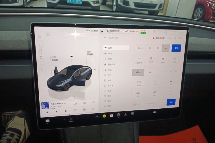 特斯拉 Model 3 2025款 改款 后轮驱动版中控内饰16