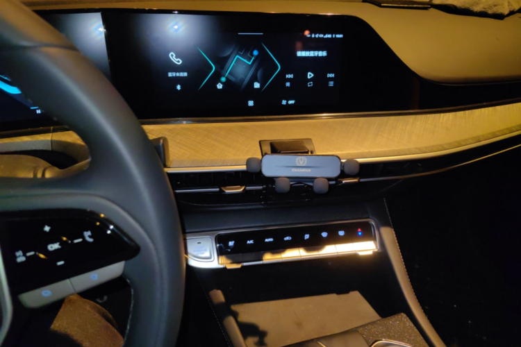 长安 逸动 2022款 PLUS 蓝鲸NE 1.4T GDI DCT旗舰版中控内饰16