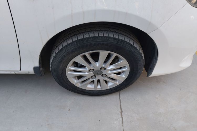 丰田 威驰 2017款 1.3L 手动锐行版车身外观10