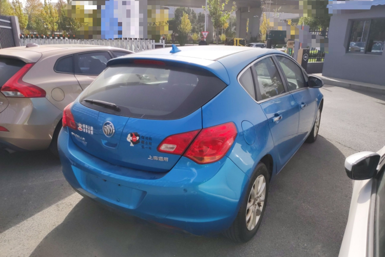 别克 英朗 2014款 XT 1.6L 自动时尚版车身外观7