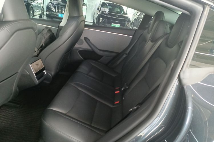 特斯拉 Model 3 2023款 后轮驱动版中控内饰7004