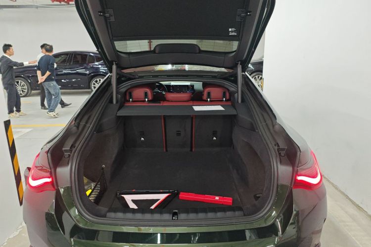 宝马4系 2023款 425i Gran Coupe M运动曜夜套装局部细节23