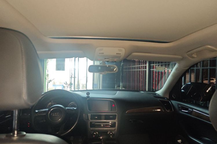 奥迪Q5 2013款 40 TFSI 舒适型中控内饰22