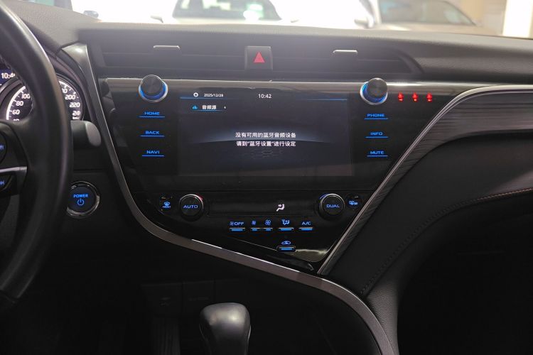 丰田 凯美瑞 2019款 改款 双擎 2.5HG 豪华版中控内饰16