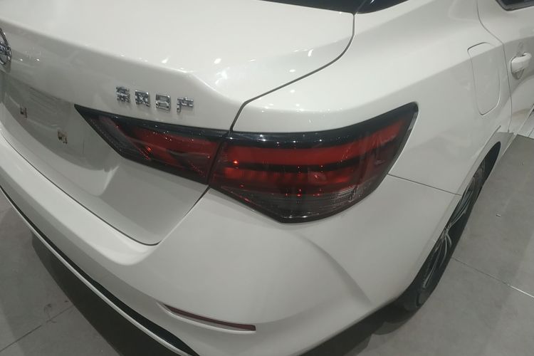 日产 轩逸 2021款 1.6L XL CVT悦享版车身外观6006