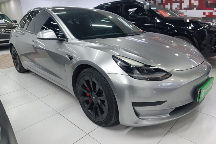 特斯拉 Model 3 2021款 标准续航后驱升级版车身外观3