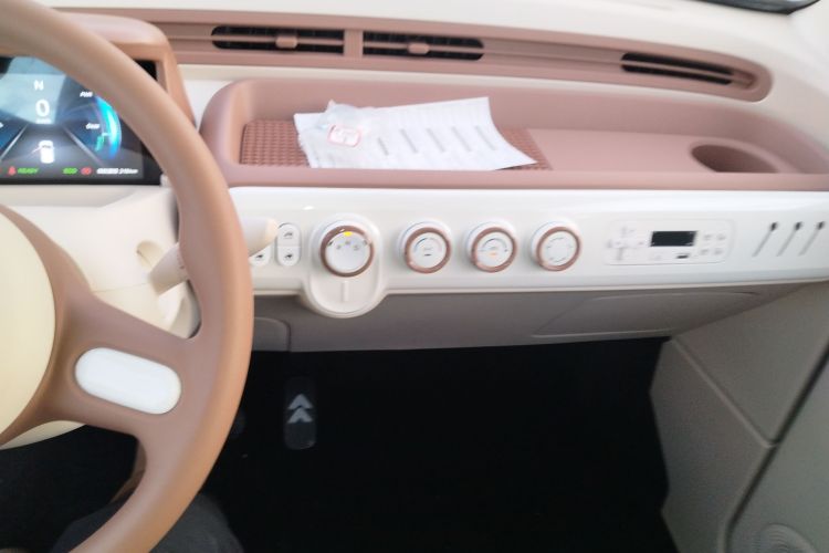 奔腾小马 2026款 222km 萌趣马 Plus中控内饰16