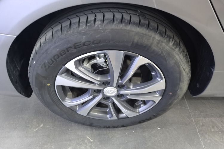 长安 逸动 2023款 畅享版 PLUS 蓝鲸NE 1.4T GDI DCT尊贵版车身外观6008