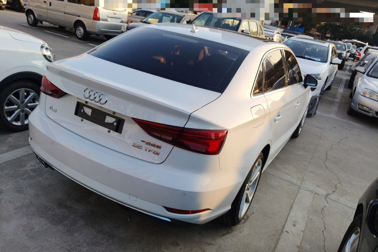 奥迪A3 2018款 30周年年型 Limousine 35 TFSI 风尚型车身外观7