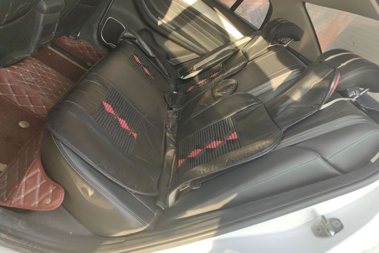 奇瑞 艾瑞泽5 2019款 1.5L 手动新青春版 国VI中控内饰7004