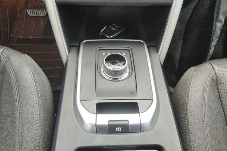 路虎 发现神行 2016款 2.0T HSE局部细节18