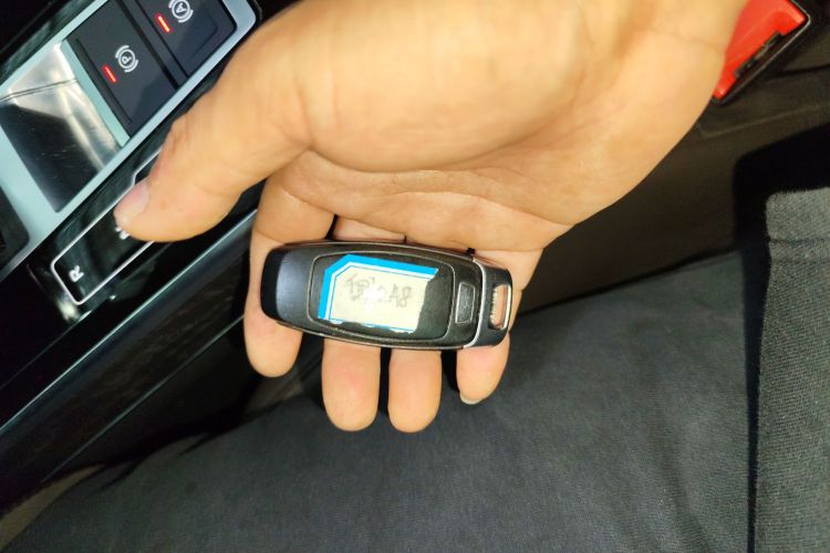 奥迪A8 2018款 A8L 55 TFSI quattro投放版精英型中控内饰7001