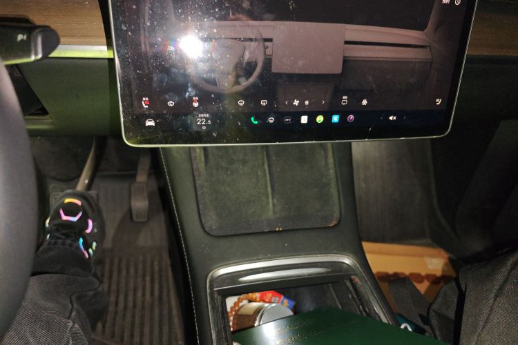 特斯拉 Model Y 2022款 改款 后轮驱动版中控内饰16
