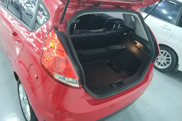 福特 嘉年华 2013款 两厢 1.5L 自动时尚型机舱底盘23