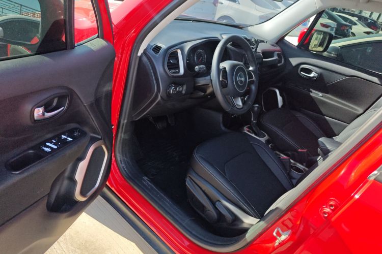 Jeep 自由侠 2016款 1.4T 自动劲能版中控内饰20