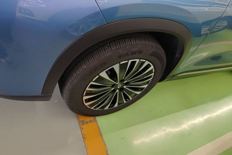 奇瑞 瑞虎8 PLUS C-DM 2025款 1.5T 116km 尊贵型 5座车身外观6007