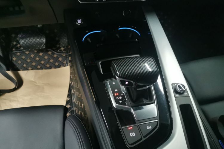 奥迪A5 2024款 Sportback 40 TFSI quattro 豪华动感型中控内饰18