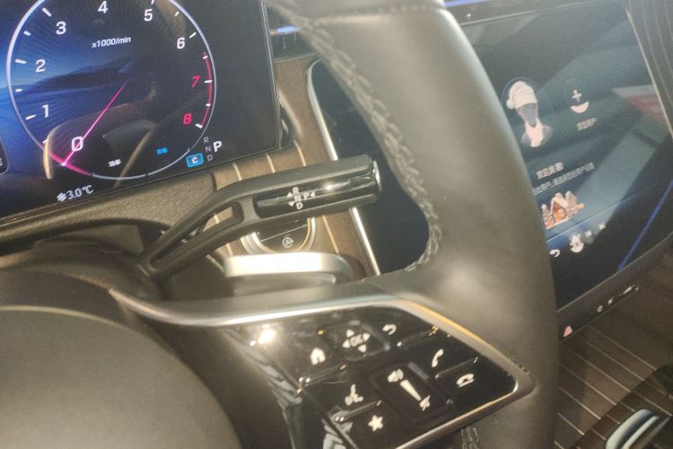 奔驰E级 2024款 改款 E 300 L 时尚型局部细节18