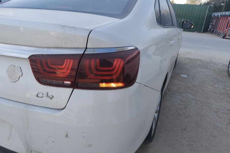 雪铁龙 C4世嘉 2018款 1.6L 手动舒适型车身外观9