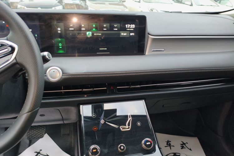 哪吒汽车 哪吒U 2021款 Pro 400 行业定制版中控内饰16