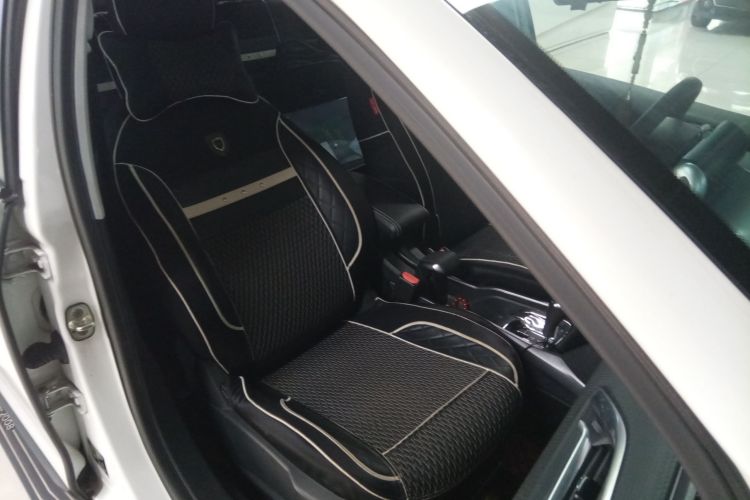 标致2008 2014款 1.6L 自动潮流版局部细节41