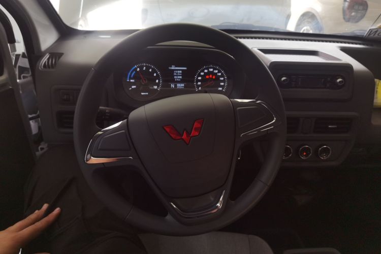 五菱汽车 五菱扬光 2025款 400km 客车版舒适型中控内饰13