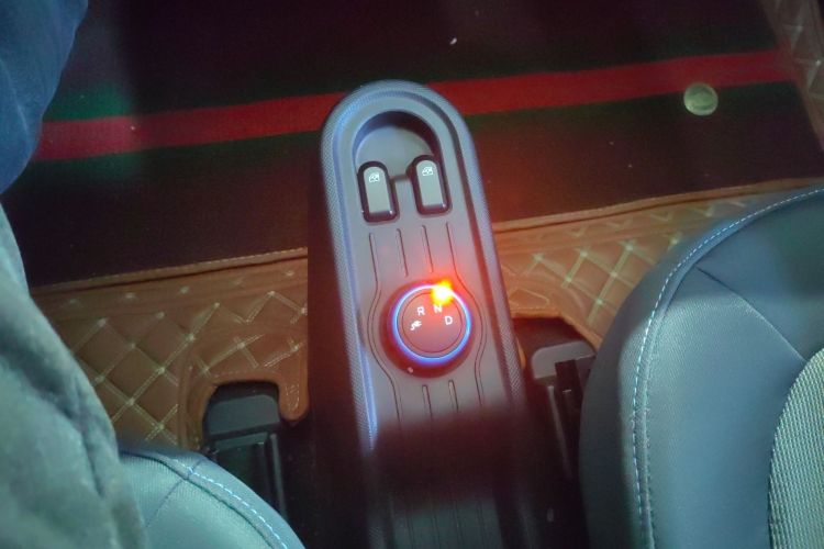 五菱汽车 宏光MINIEV 2022款 自在款 磷酸铁锂中控内饰18