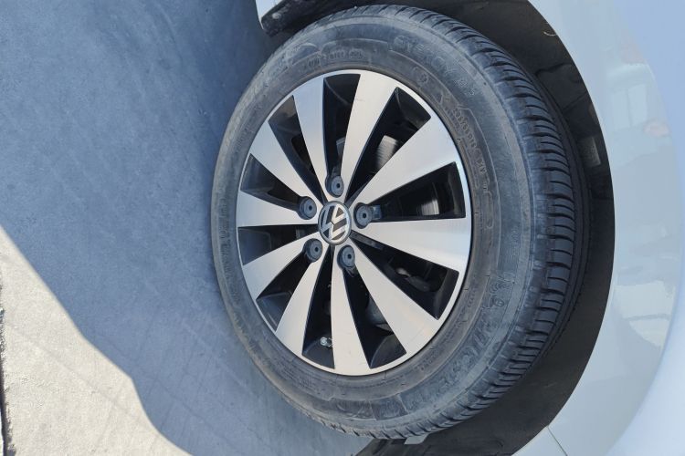 大众 速腾 2017款 180TSI 自动臻享版车身外观10