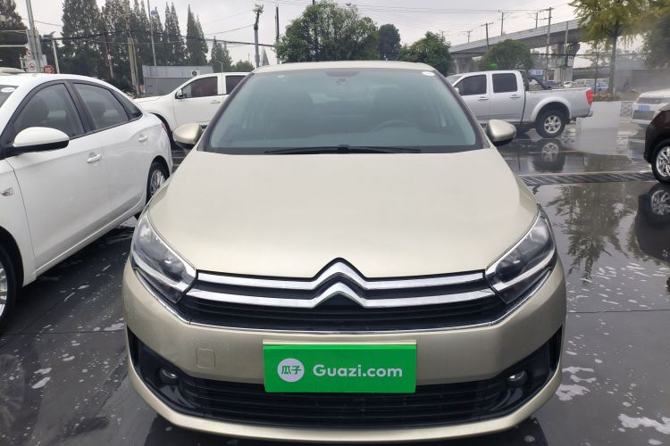 雪铁龙 C4世嘉 2016款 1.6L 自动舒适型车身外观2