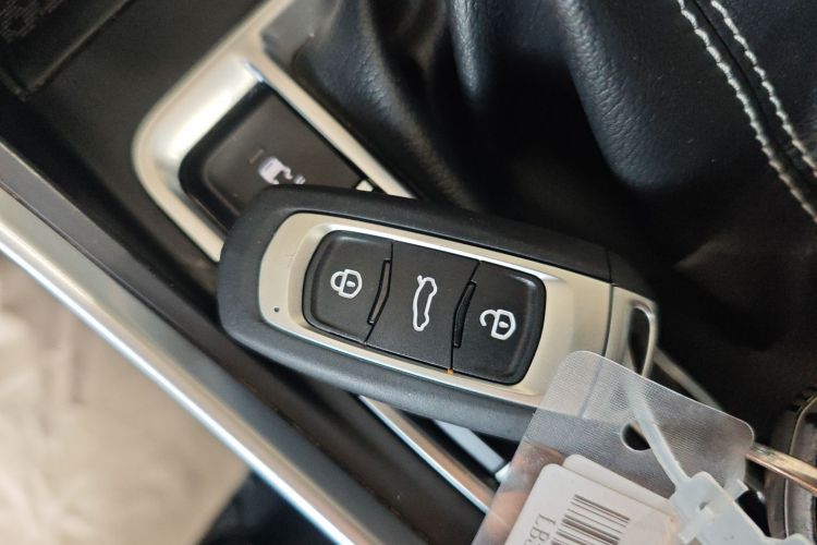 吉利汽车 远景X3 2020款 1.5L CVT尊贵型中控内饰11