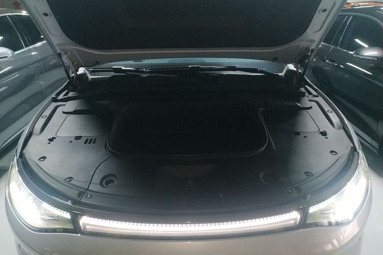 零跑汽车 零跑C01 2022款 四驱双电机性能版机舱底盘24