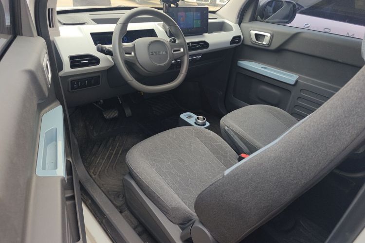 吉利银河 2024款 熊猫mini 200km 耐力熊中控内饰19