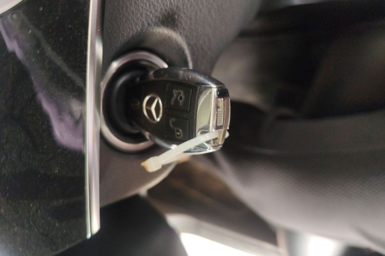 奔驰E级 2014款 改款 E 260 L 运动型中控内饰11