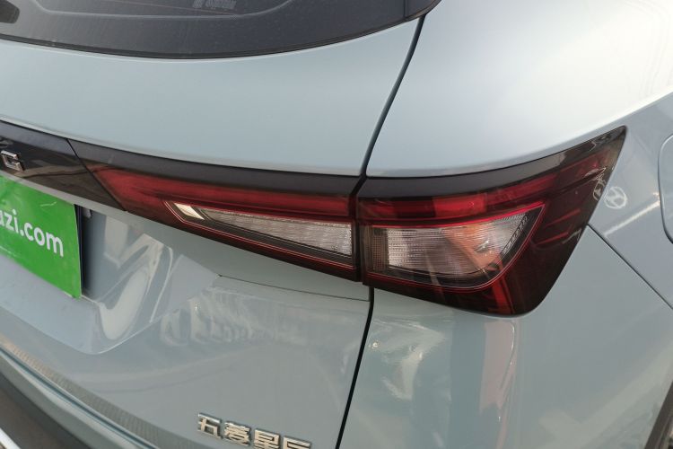 五菱汽车 五菱星辰 2021款 1.5T CVT星辉版车身外观9