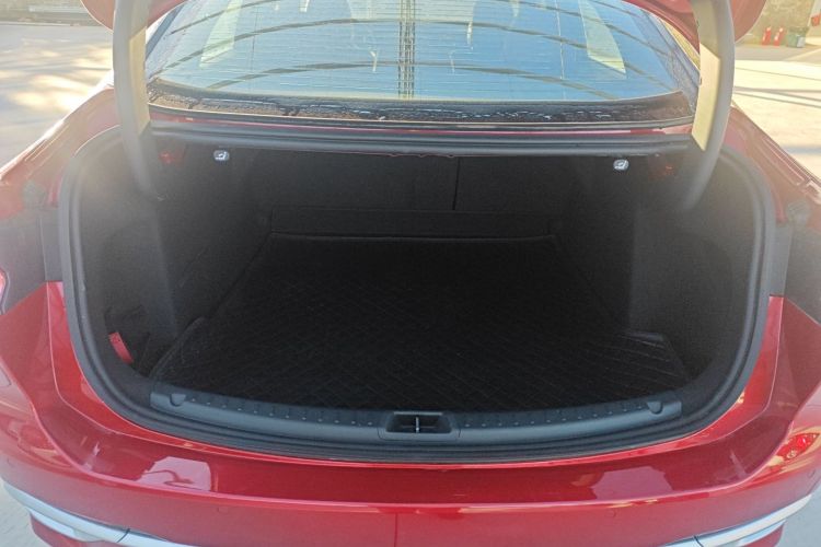 福特 蒙迪欧 2025款 2.0T EcoBoost 至尊型机舱底盘23