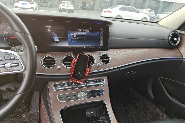 奔驰E级 2020款 E 300 L 时尚型局部细节16
