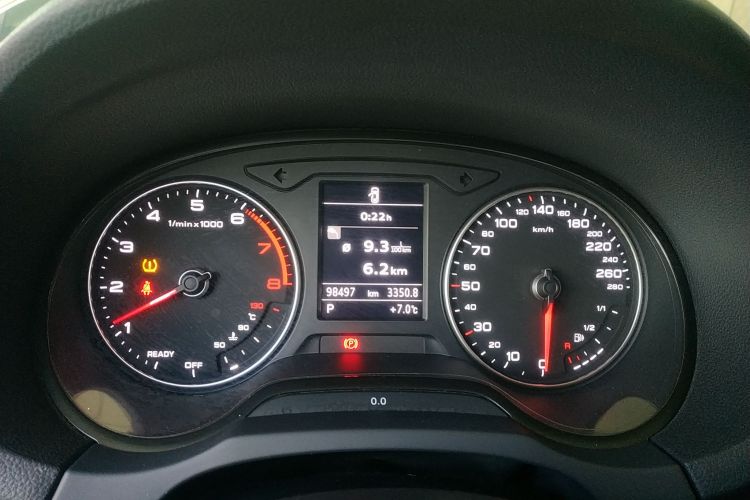 奥迪A3 2018款 30周年年型 Sportback 35 TFSI 时尚型中控内饰14