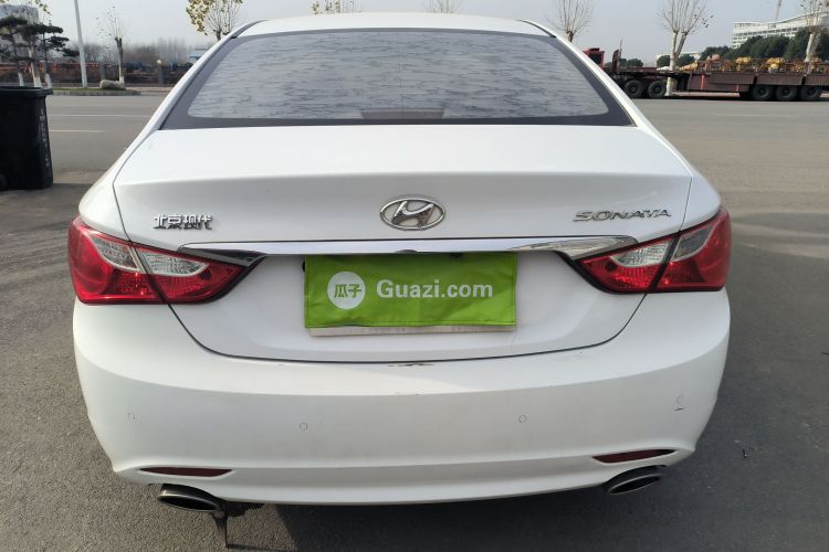 现代 索纳塔 2015款 经典 2.0L 自动豪华版车身外观6