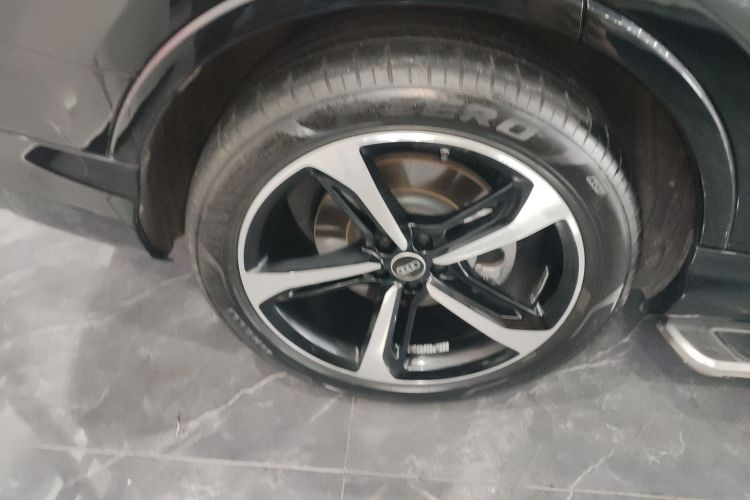 奥迪Q7 2023款 55 TFSI quattro S line运动型车身外观6008