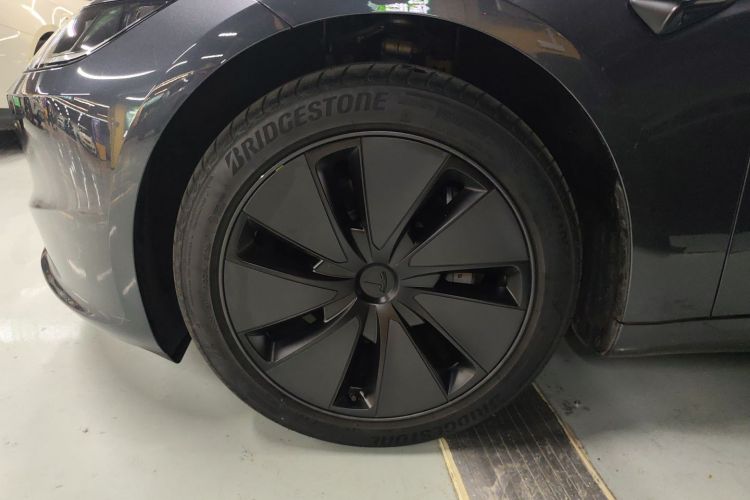 特斯拉 Model 3 2023款 长续航全轮驱动版车身外观6007