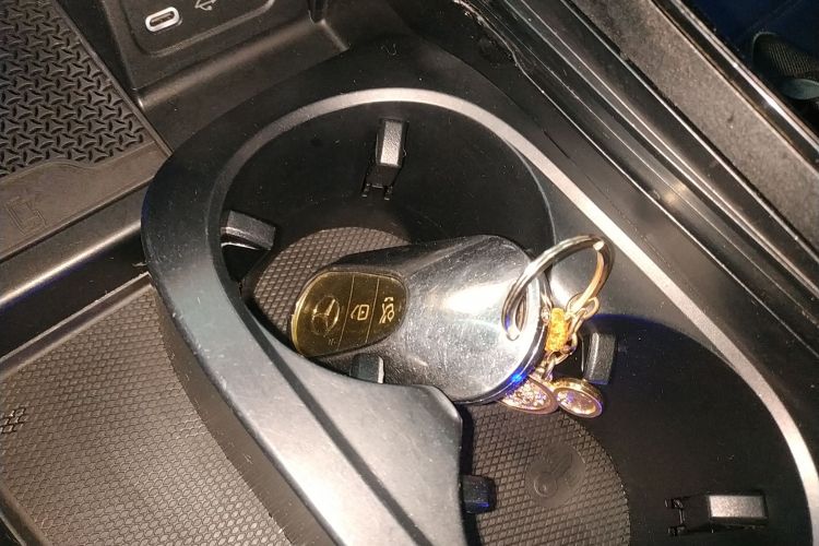 奔驰C级 2023款 C 260 L 运动版中控内饰11