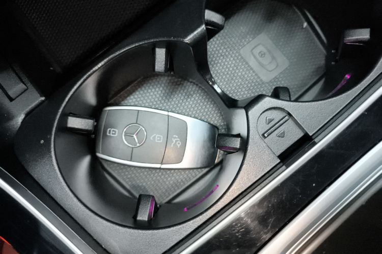 奔驰C级 2020款 改款 C 260 运动版中控内饰7001