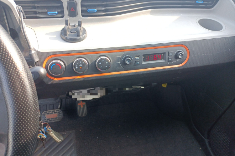 五菱汽车 宏光MINIEV 2020款 轻松款 磷酸铁锂中控内饰16